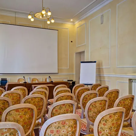 Hotel Grand Royal