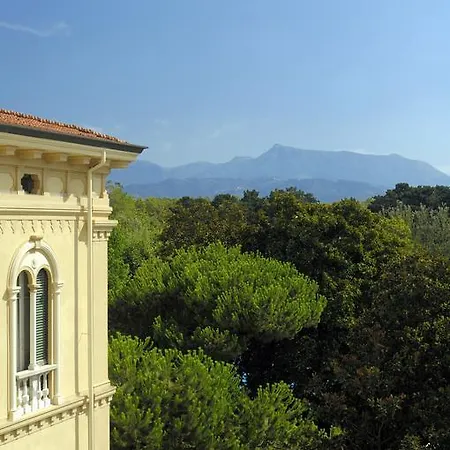 Grand Royal Hotel 4*