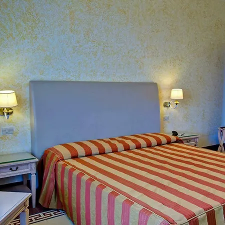 Grand Royal 4* Viareggio