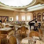 Grand Royal Hotel