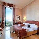 Grand Royal Hotel 4*