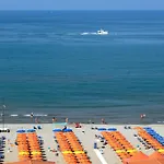 Grand Royal Hotel