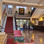 Hotel Grand Royal
