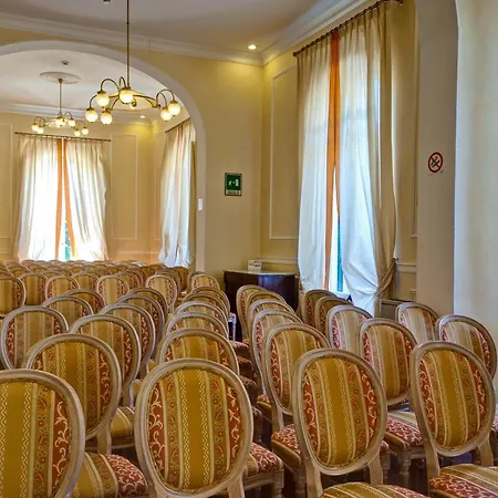 Grand Royal Hotel