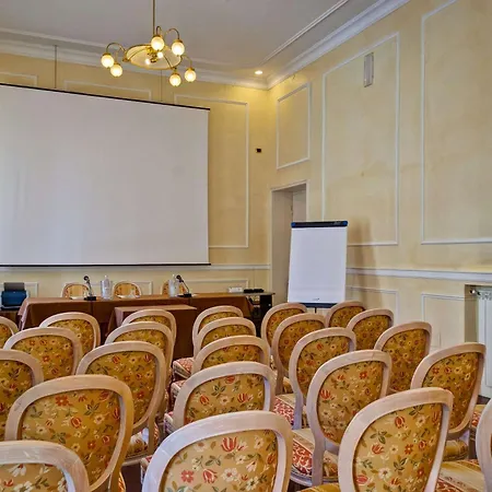 Hotel Grand Royal