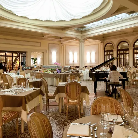 Grand Royal Готель