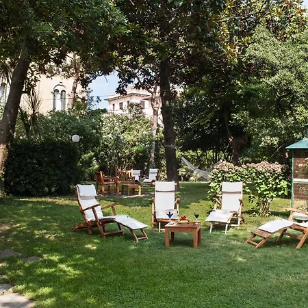 Отель Grand Royal