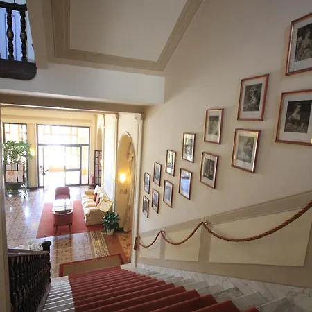 Отель Grand Royal 4*