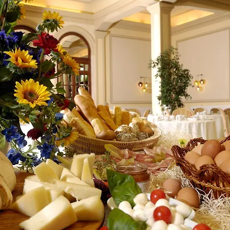 Grand Royal Виареджо