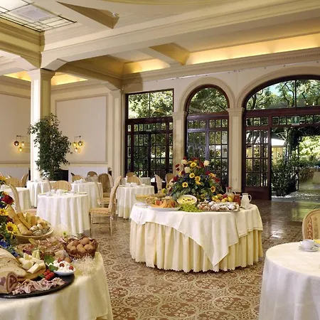 Готель Grand Royal В'яреджо