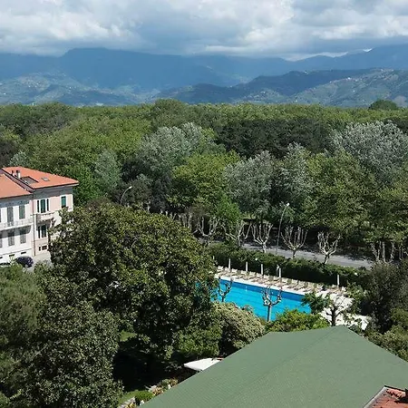 Grand Royal מלון 4*