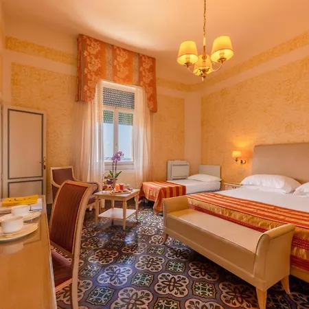 Grand Royal Hotel 4*
