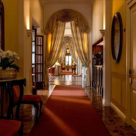 Hotel Grand Royal 4*