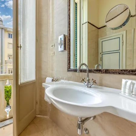 Grand Royal Hotel 4*