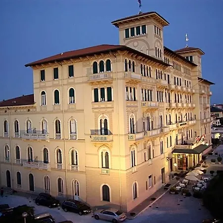 فندق Grand Royal فياريجيو