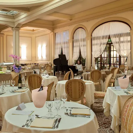 Grand Royal Hotel
