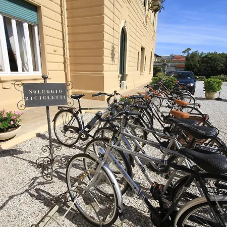 Hotel Grand Royal