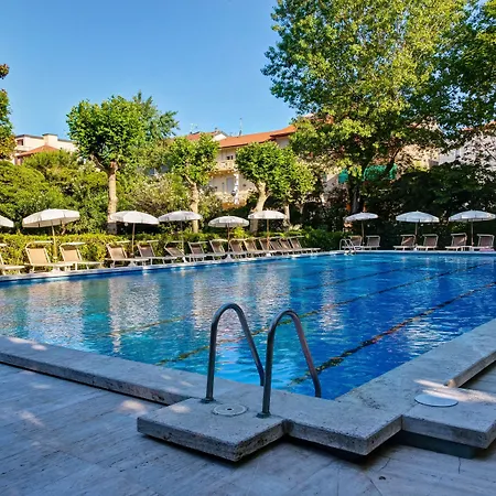 Grand Royal Hotel 4*