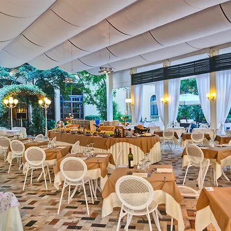 Hotel Grand Royal 4*