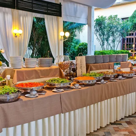 Отель Grand Royal Виареджо