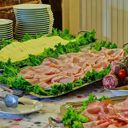 Grand Royal מלון