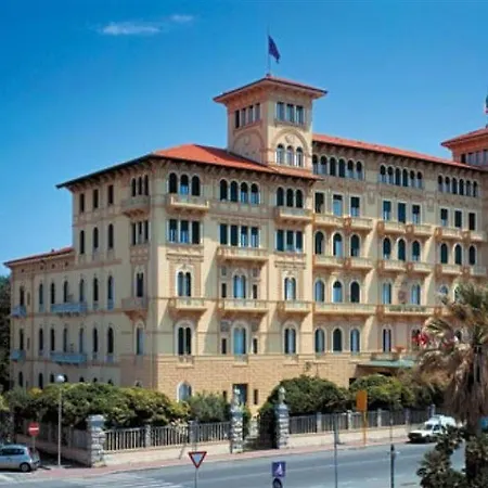 Grand Royal 4* Виареджо