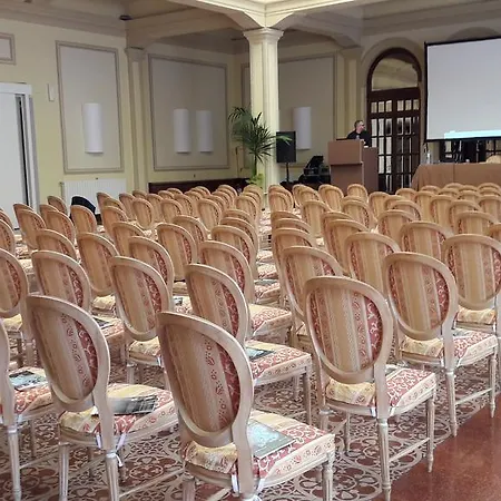 Готель Grand Royal 4*
