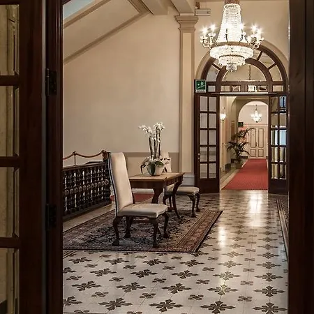 Готель Grand Royal В'яреджо