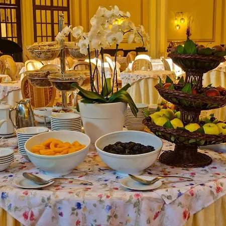 מלון Grand Royal 4*