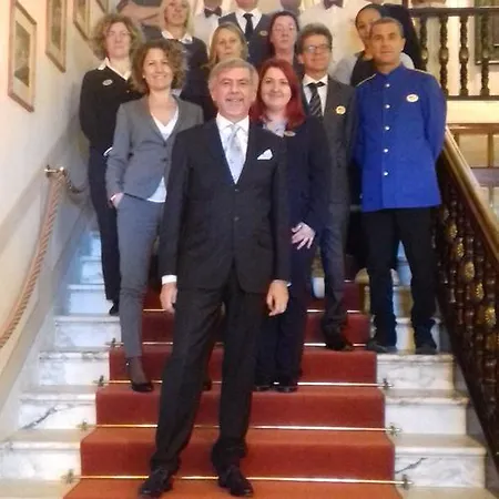 Отель Grand Royal 4*