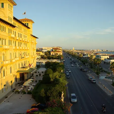 فندق Grand Royal 4*