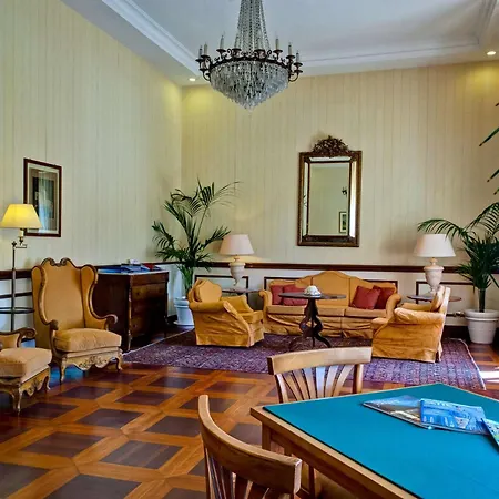 Grand Royal فندق فياريجيو