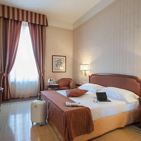 Grand Royal 4* فياريجيو