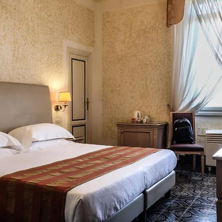 Grand Royal فندق فياريجيو