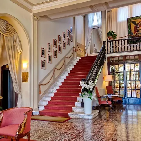 فندق Grand Royal